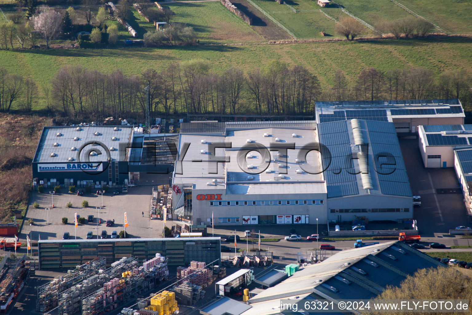 Zone industrielle de Horst à le quartier Minderslachen in Kandel dans le département Rhénanie-Palatinat, Allemagne d'en haut