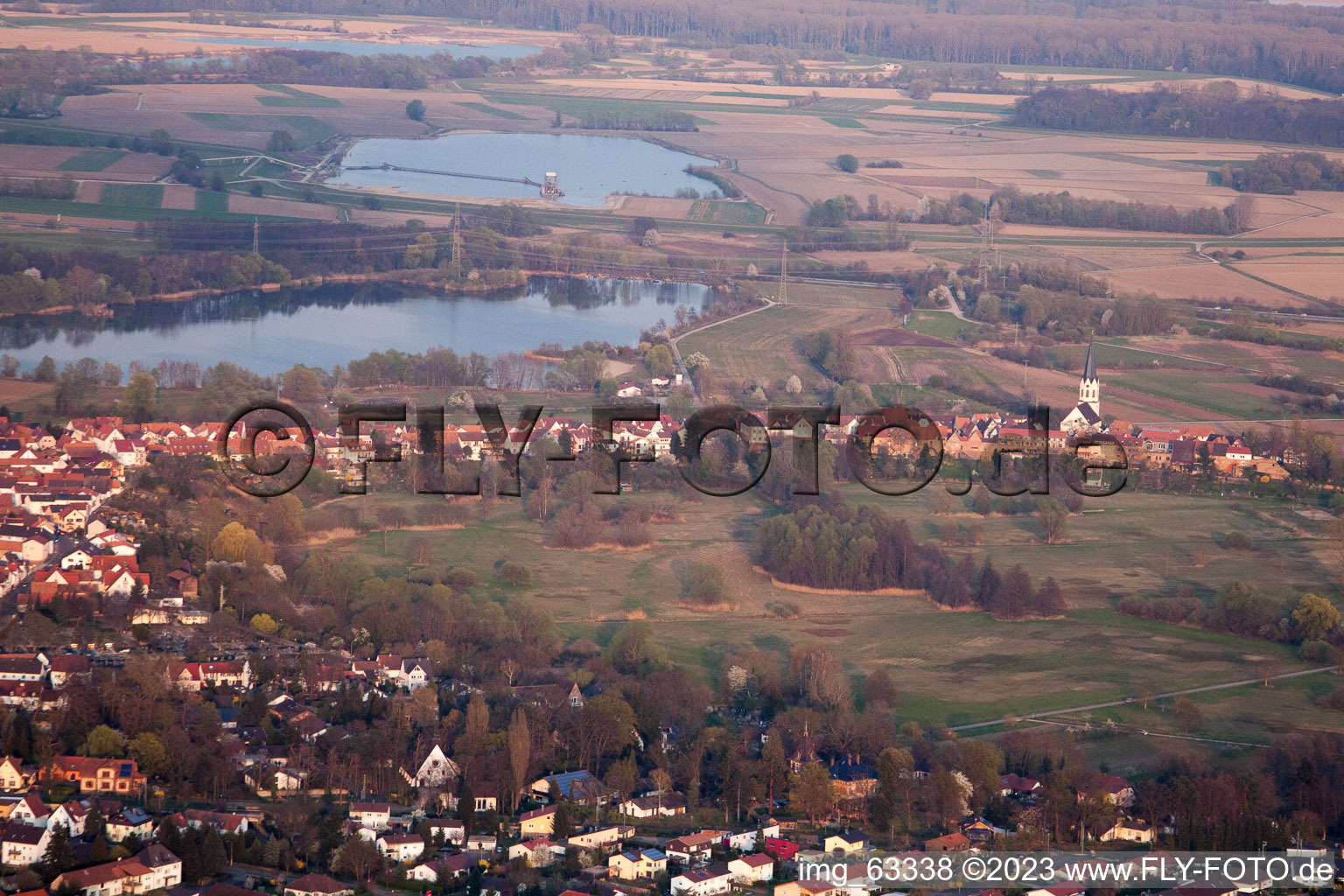 Jockgrim dans le département Rhénanie-Palatinat, Allemagne du point de vue du drone