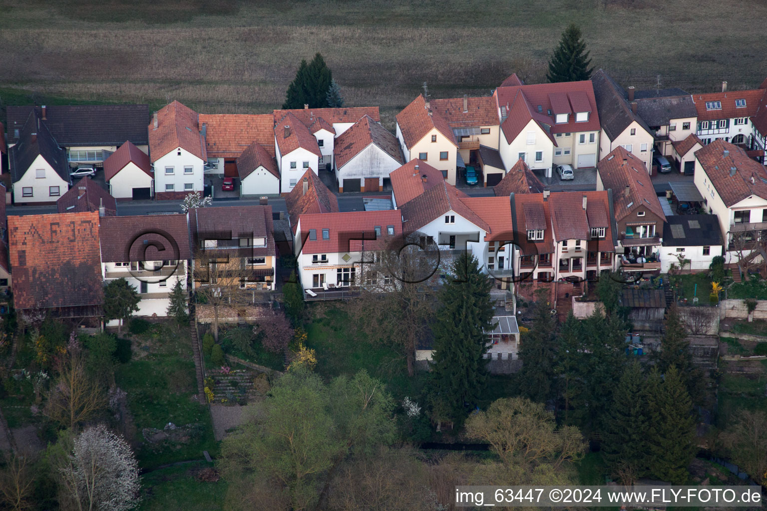 Jockgrim dans le département Rhénanie-Palatinat, Allemagne vue d'en haut