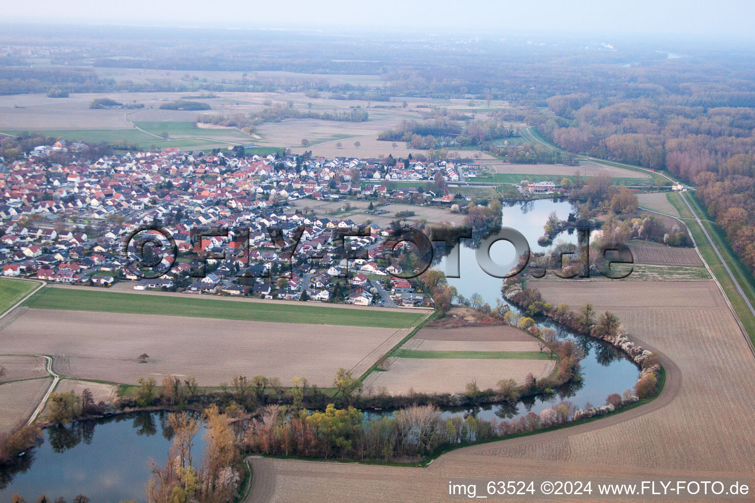 Neupotz dans le département Rhénanie-Palatinat, Allemagne depuis l'avion