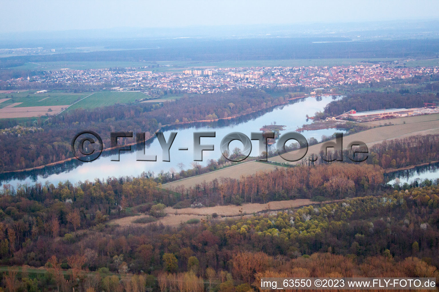 Leimersheim dans le département Rhénanie-Palatinat, Allemagne vue d'en haut