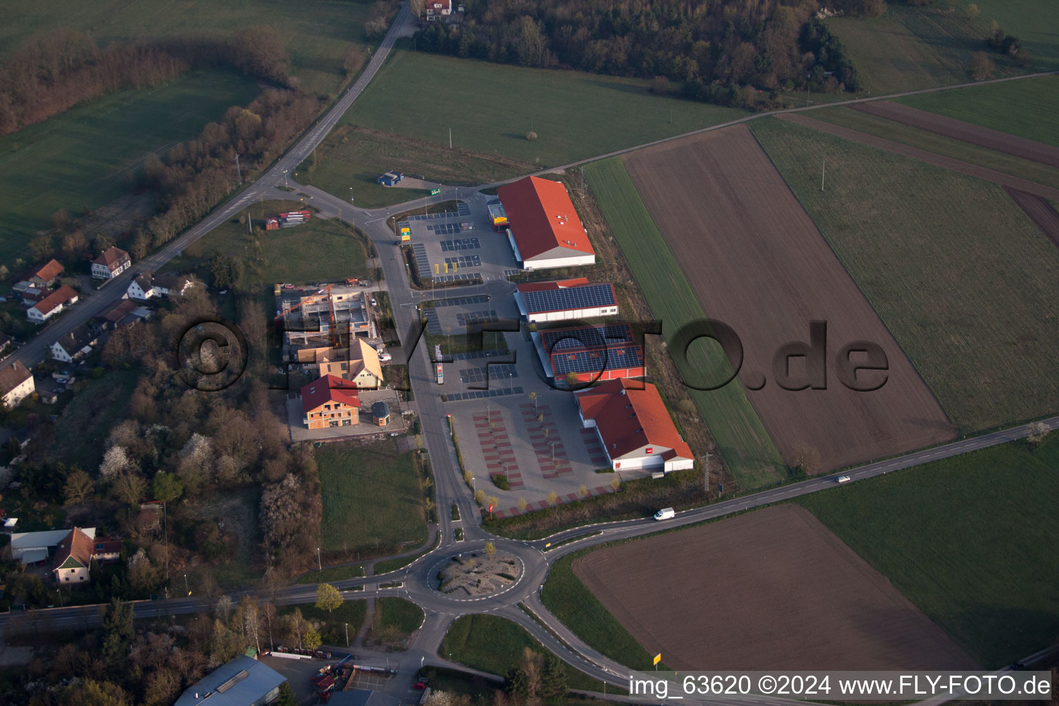 Photographie aérienne de Quartier Neulauterburg in Berg dans le département Rhénanie-Palatinat, Allemagne