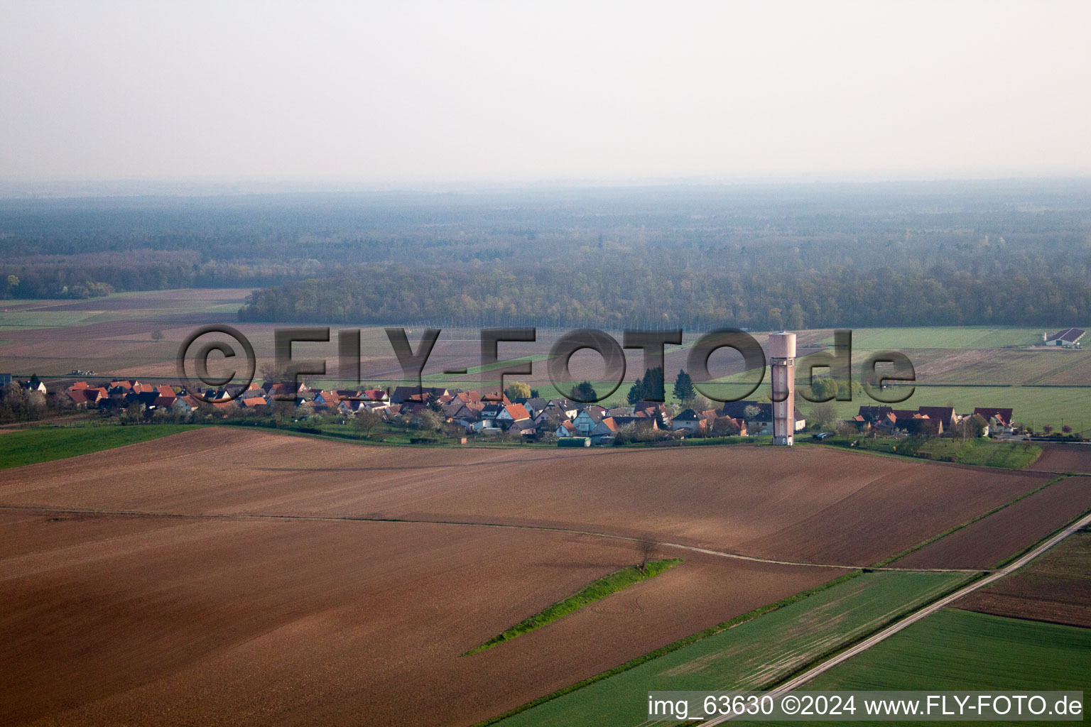 Schleithal dans le département Bas Rhin, France du point de vue du drone