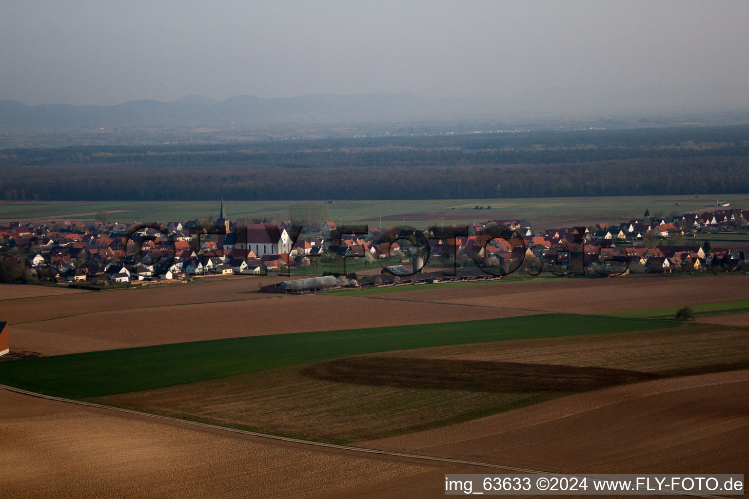 Vue aérienne de Schleithal dans le département Bas Rhin, France