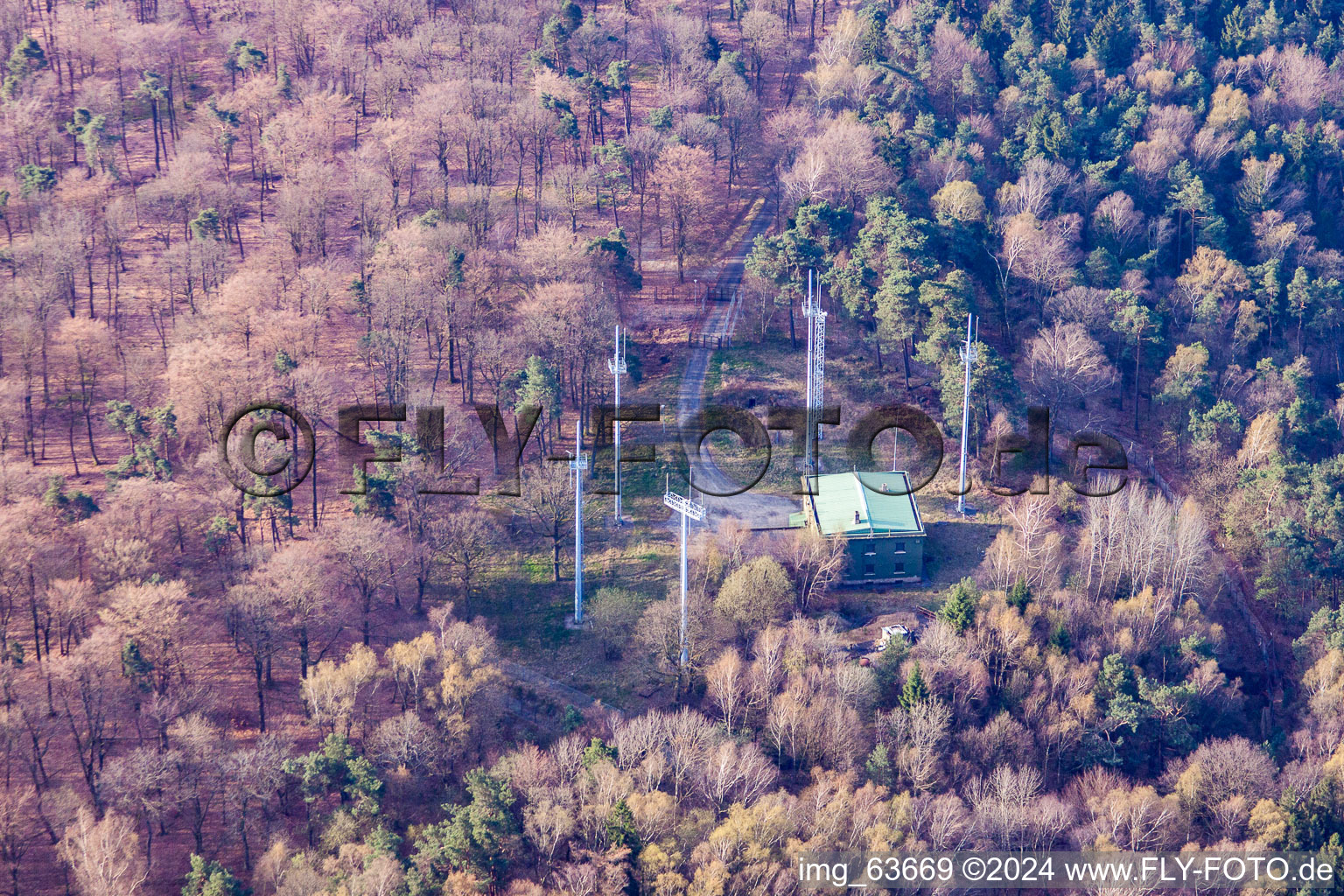 Vue aérienne de Système radar à Cleebourg dans le département Bas Rhin, France