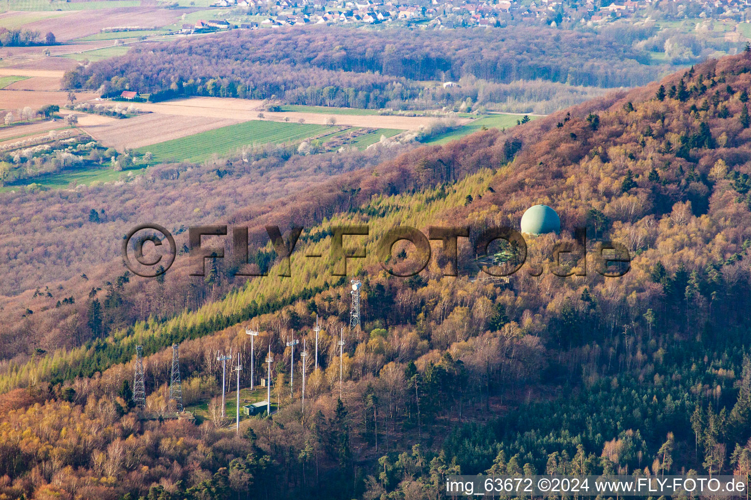 Vue aérienne de Systèmes radar à Lampertsloch dans le département Bas Rhin, France