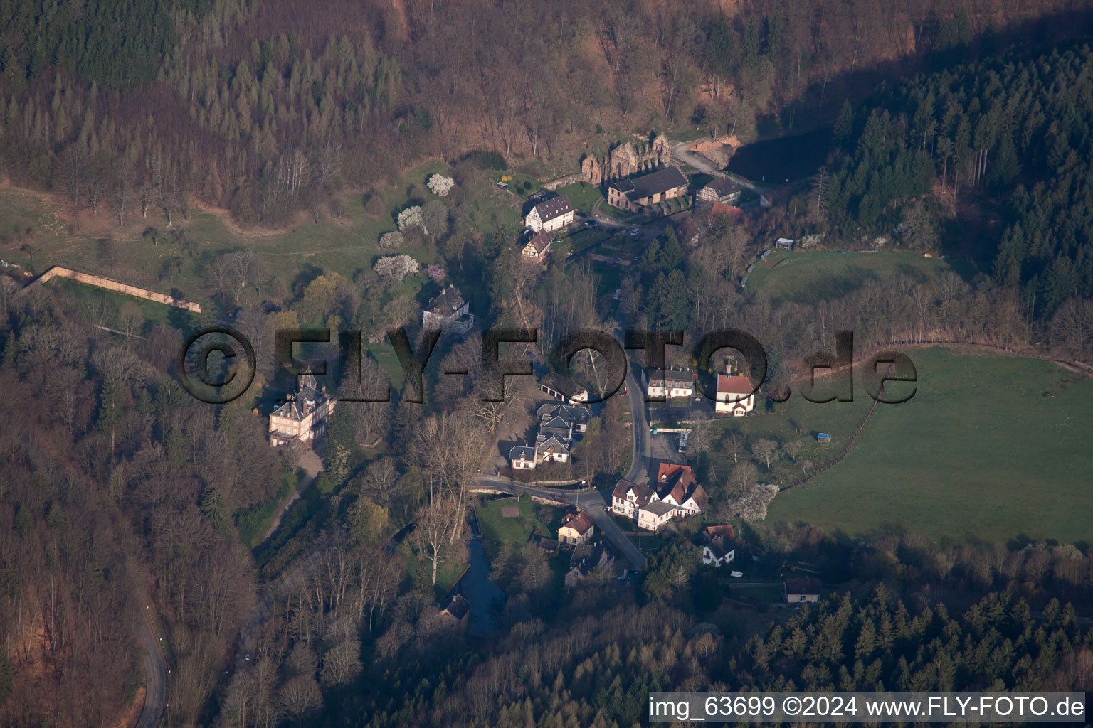 Nehwiller-près-Wœrth dans le département Bas Rhin, France vue du ciel