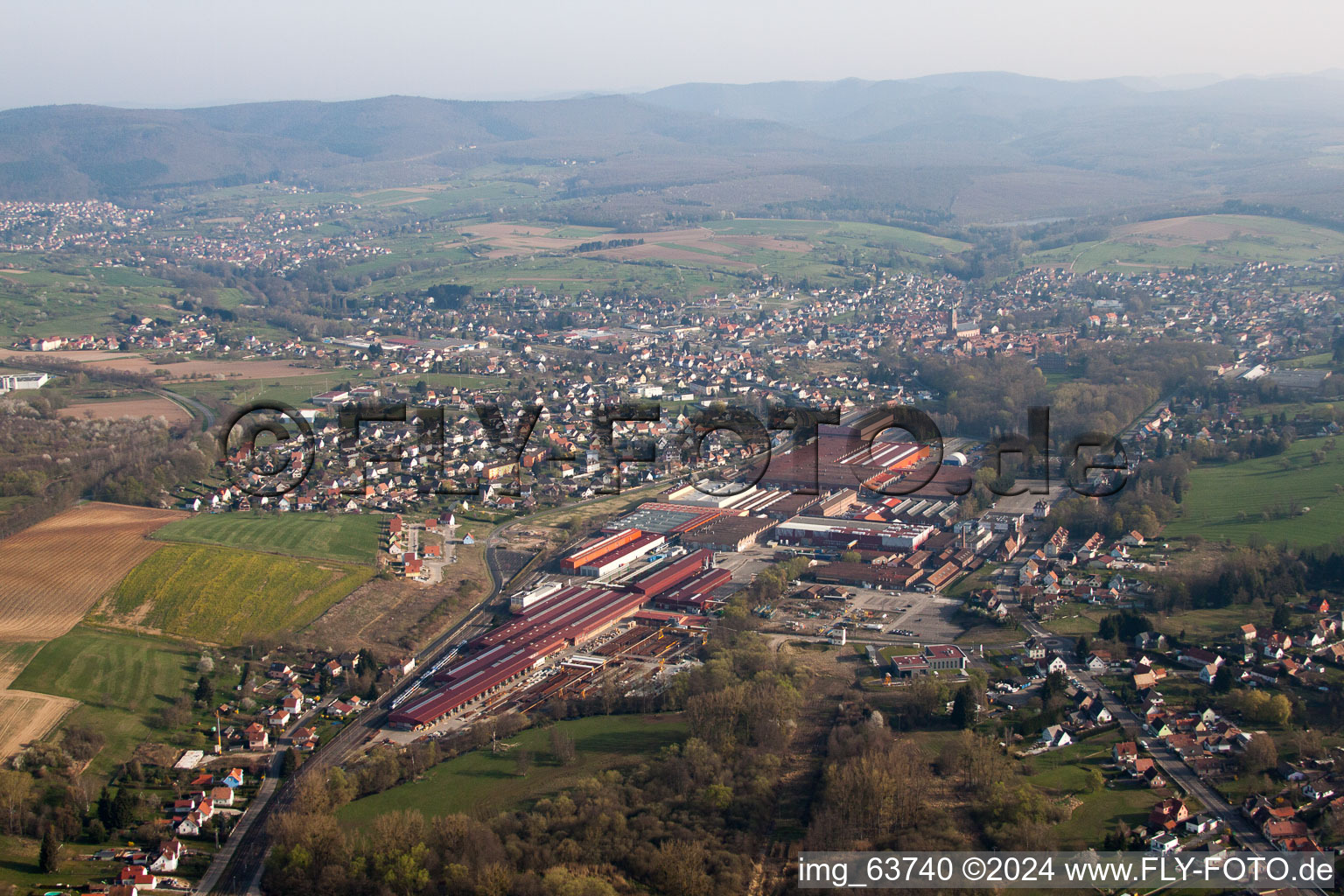 Reichshoffen dans le département Bas Rhin, France d'en haut