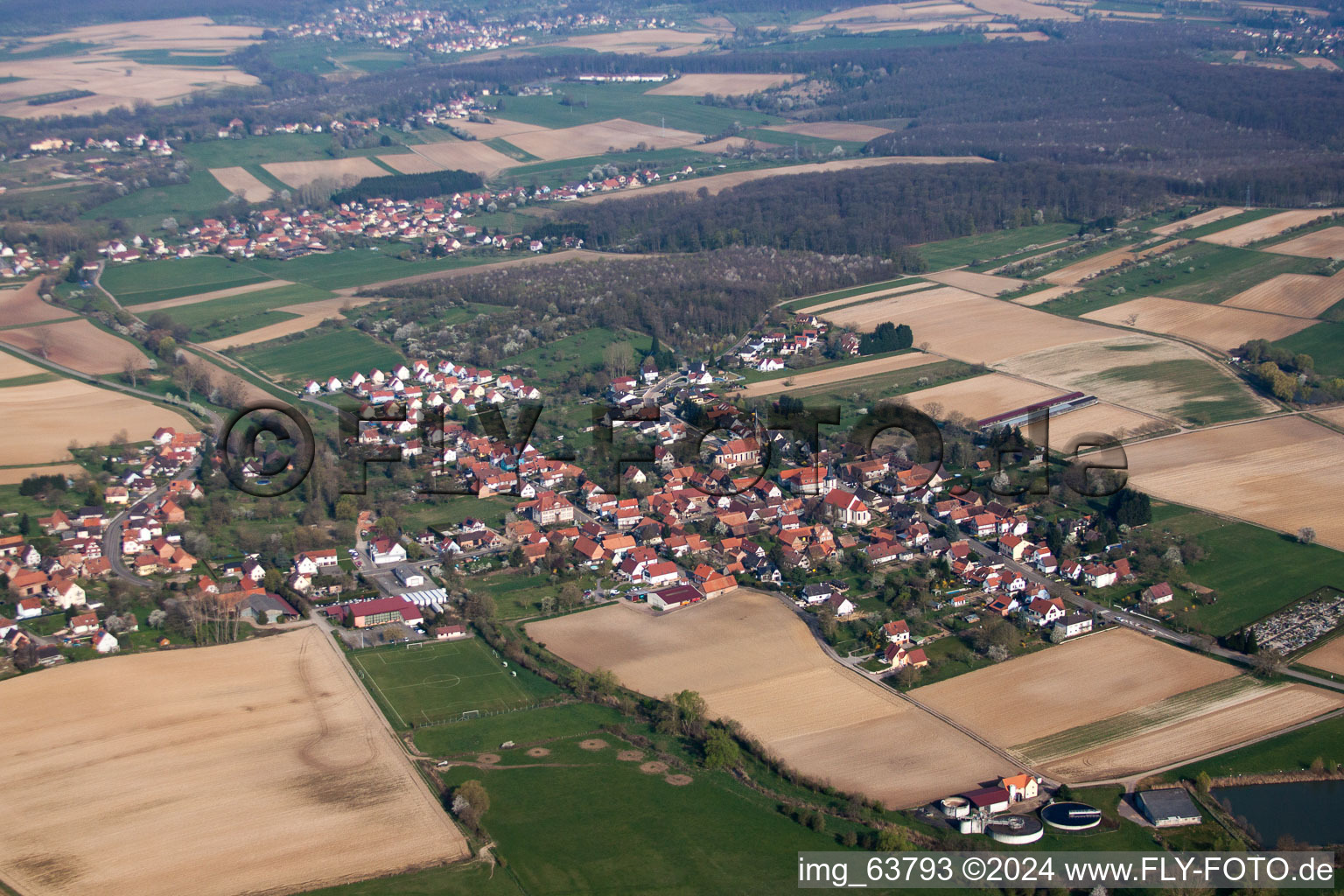 Photographie aérienne de Champs agricoles et surfaces utilisables à Kutzenhausen dans le département Bas Rhin, France