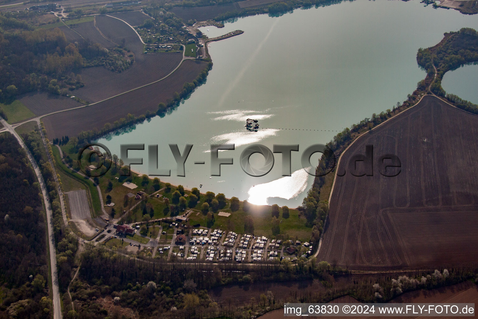 Vue aérienne de Station balnéaire à Lauterbourg dans le département Bas Rhin, France