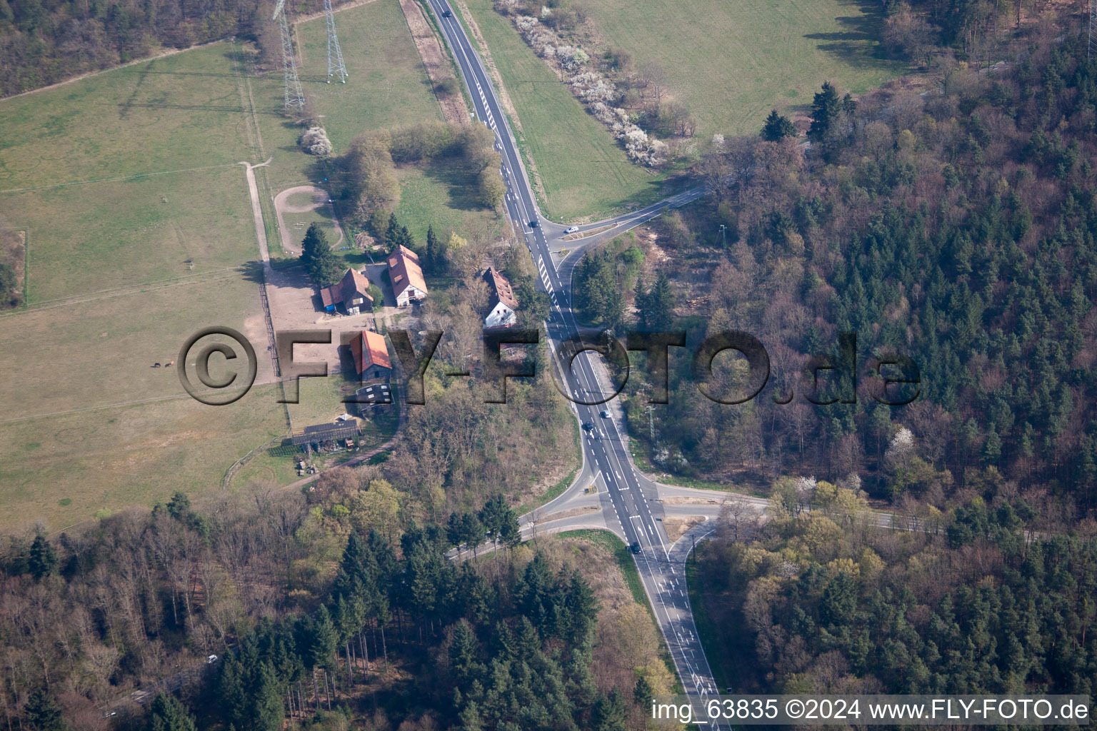 Langenberg dans le département Rhénanie-Palatinat, Allemagne depuis l'avion