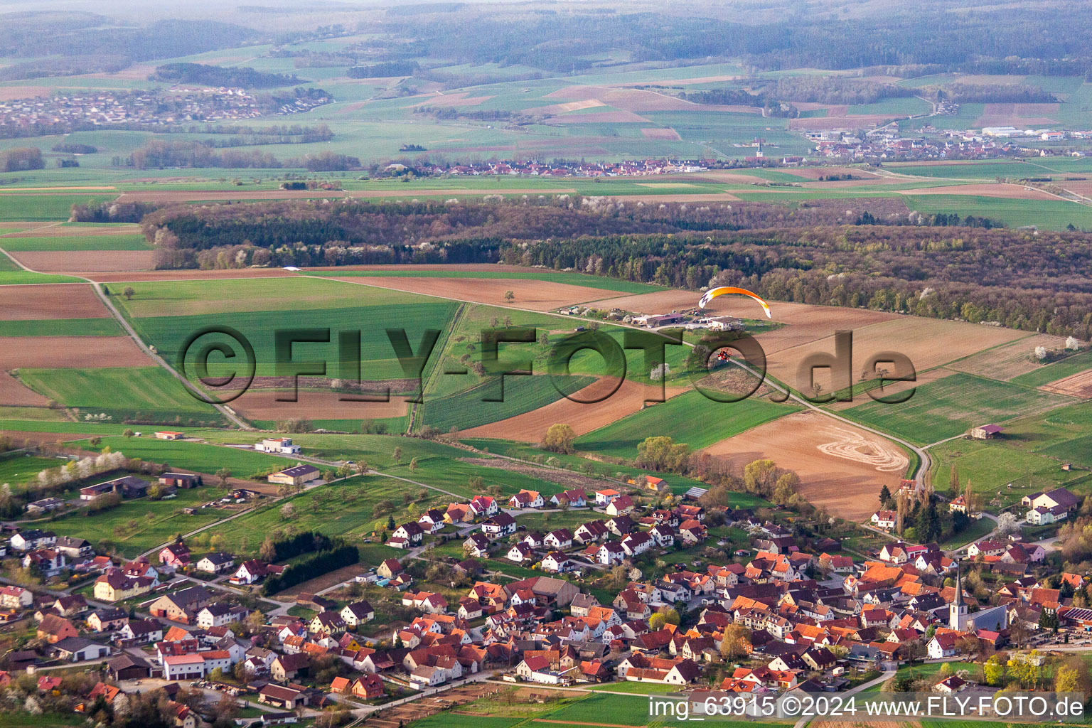 Vue aérienne de Quartier Wargolshausen in Hollstadt dans le département Bavière, Allemagne