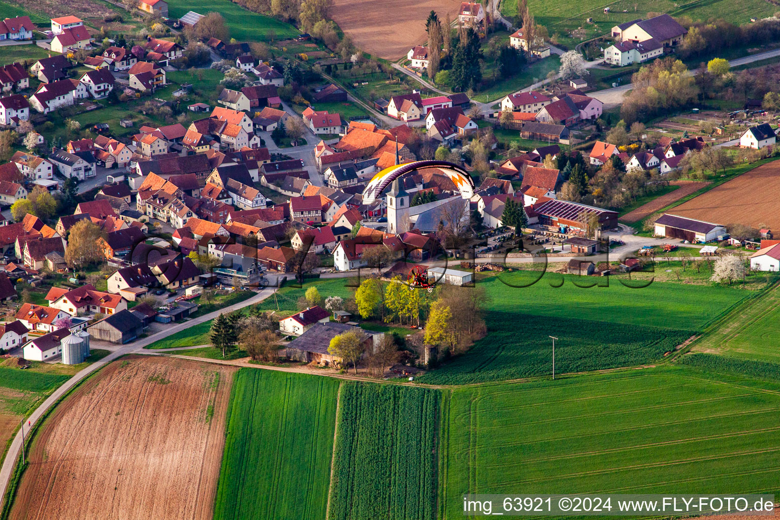 Quartier Wargolshausen in Hollstadt dans le département Bavière, Allemagne hors des airs