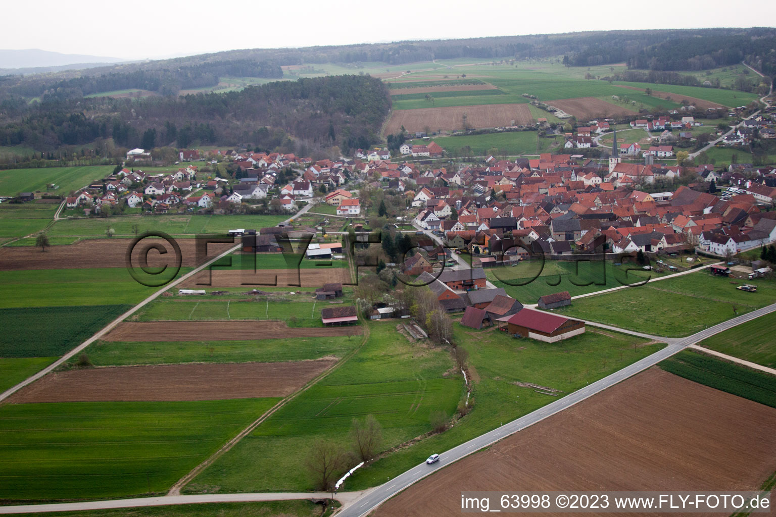 Vue aérienne de Hendungen dans le département Bavière, Allemagne