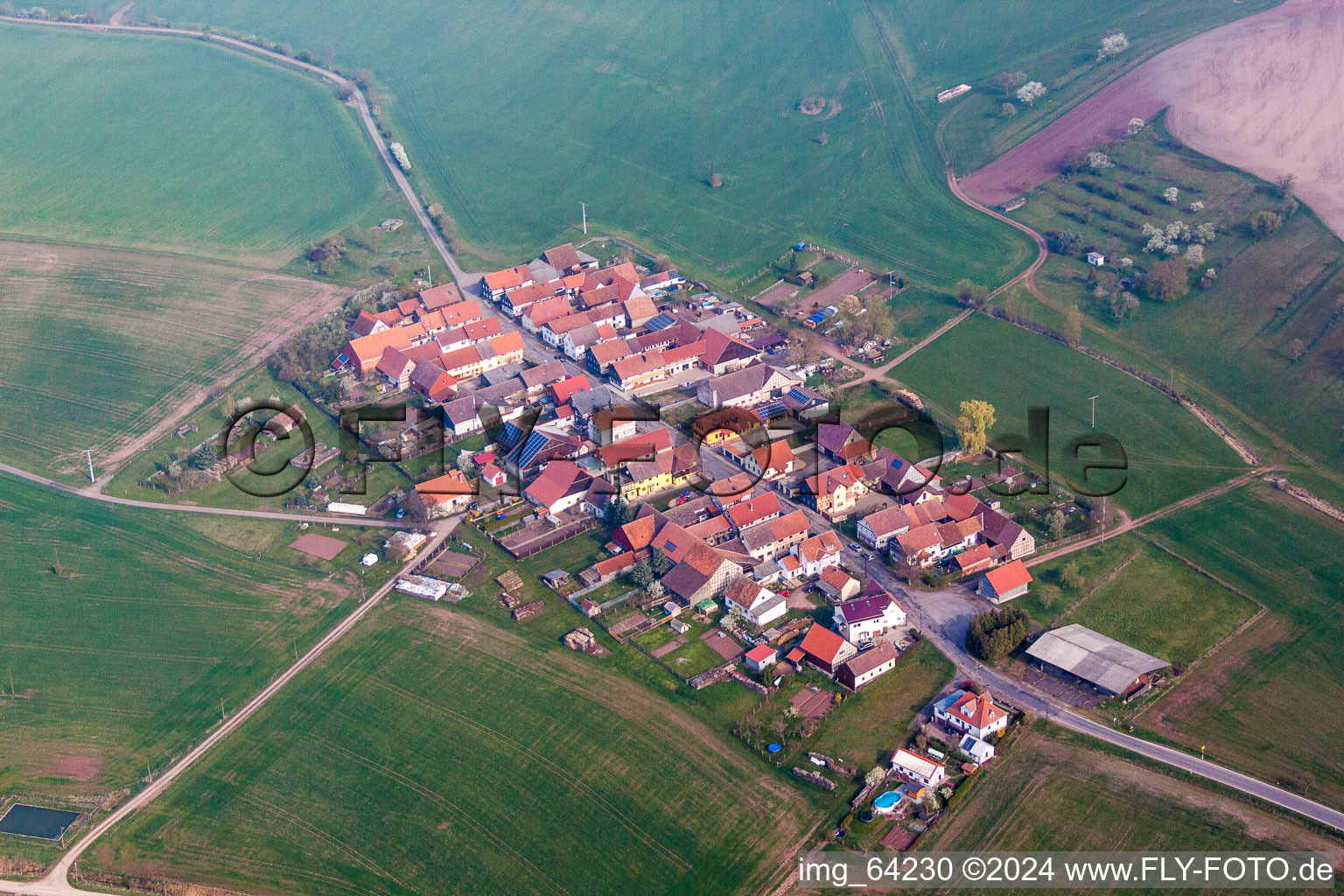 Vue aérienne de Dans le quartier Albingshausen à Hellingen à Albingshausen dans le département Thuringe, Allemagne
