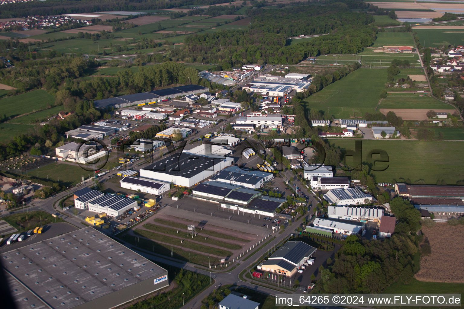 Enregistrement par drone de Zone industrielle de Horst à le quartier Minderslachen in Kandel dans le département Rhénanie-Palatinat, Allemagne