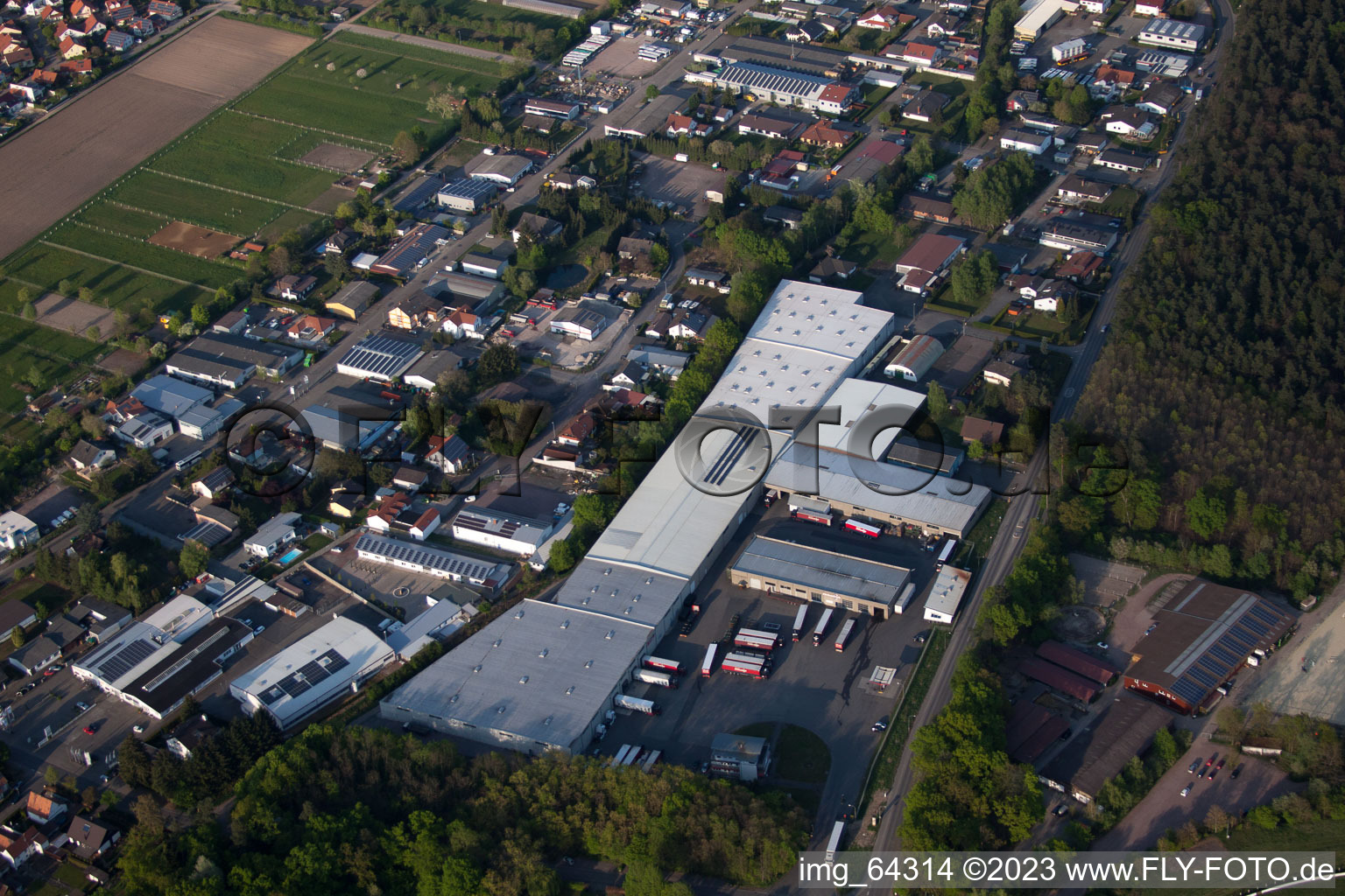 Vue oblique de Quartier Herxheim in Herxheim bei Landau dans le département Rhénanie-Palatinat, Allemagne