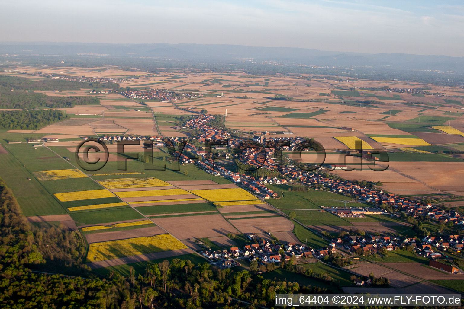 Schleithal dans le département Bas Rhin, France depuis l'avion