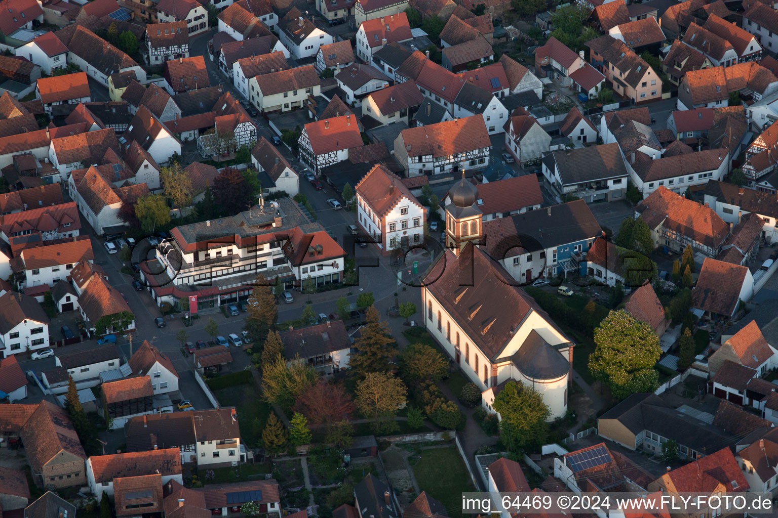 Hagenbach dans le département Rhénanie-Palatinat, Allemagne vue du ciel