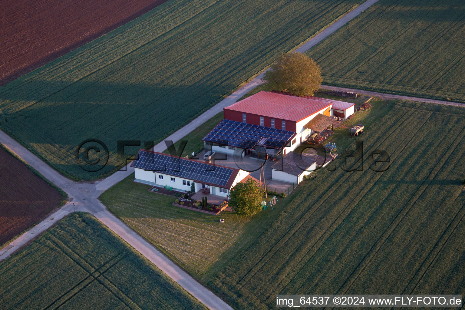 Billigheim-Ingenheim dans le département Rhénanie-Palatinat, Allemagne depuis l'avion