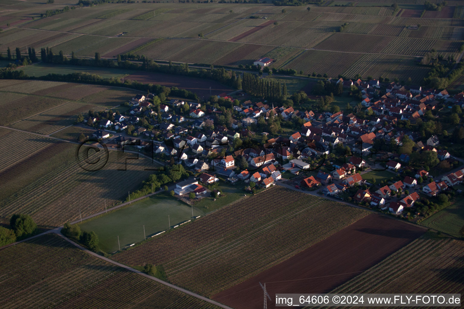 Knöringen dans le département Rhénanie-Palatinat, Allemagne d'en haut