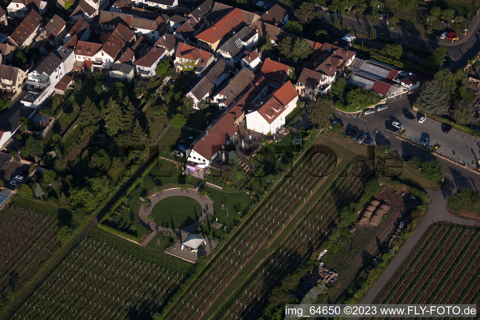 Vue aérienne de Belle maison de campagne Loblocher Hof à le quartier Gimmeldingen in Neustadt an der Weinstraße dans le département Rhénanie-Palatinat, Allemagne