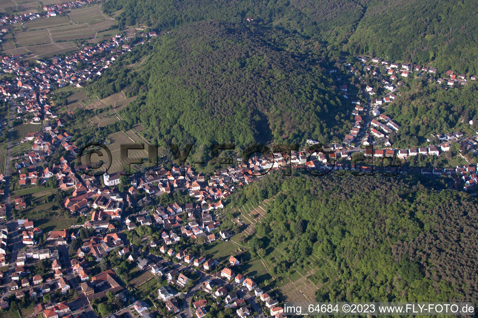 Quartier Hambach an der Weinstraße in Neustadt an der Weinstraße dans le département Rhénanie-Palatinat, Allemagne depuis l'avion