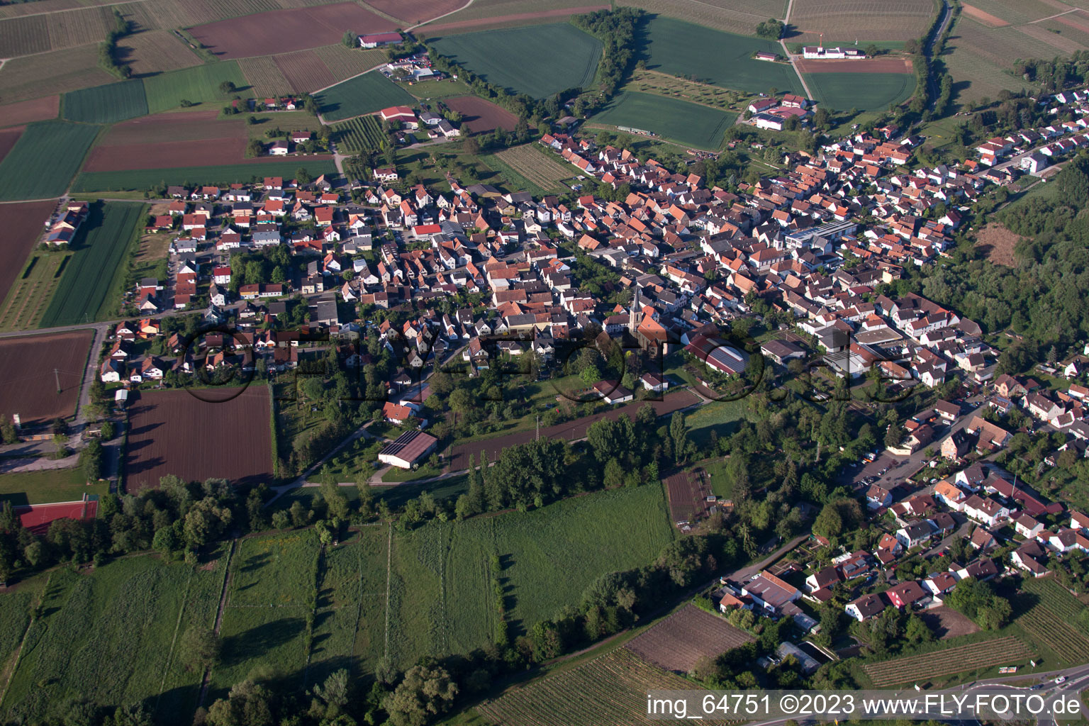 Quartier Billigheim in Billigheim-Ingenheim dans le département Rhénanie-Palatinat, Allemagne vue d'en haut