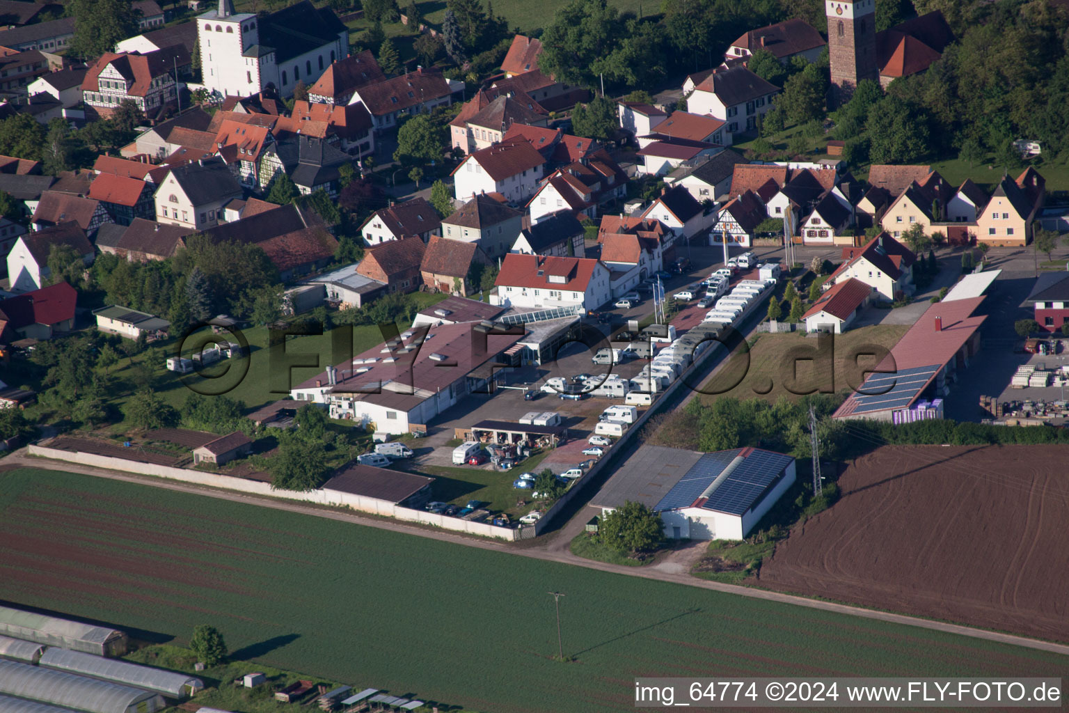 Concessionnaire automobile Frey à Minfeld dans le département Rhénanie-Palatinat, Allemagne d'en haut