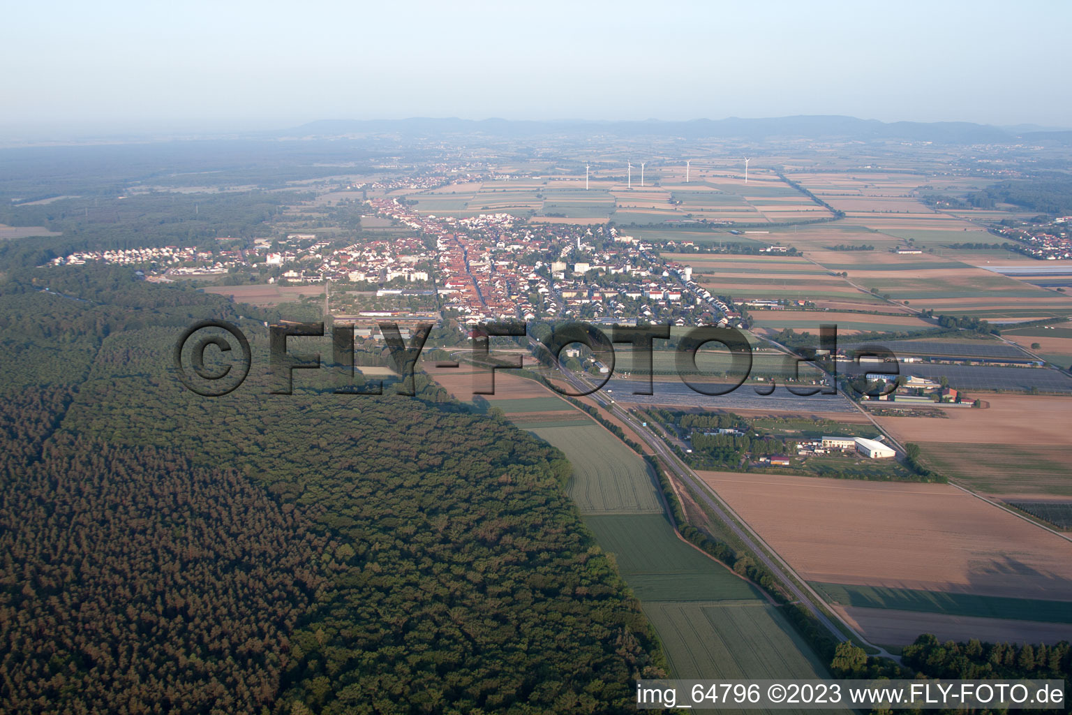 Vue aérienne de De l'est à Kandel dans le département Rhénanie-Palatinat, Allemagne
