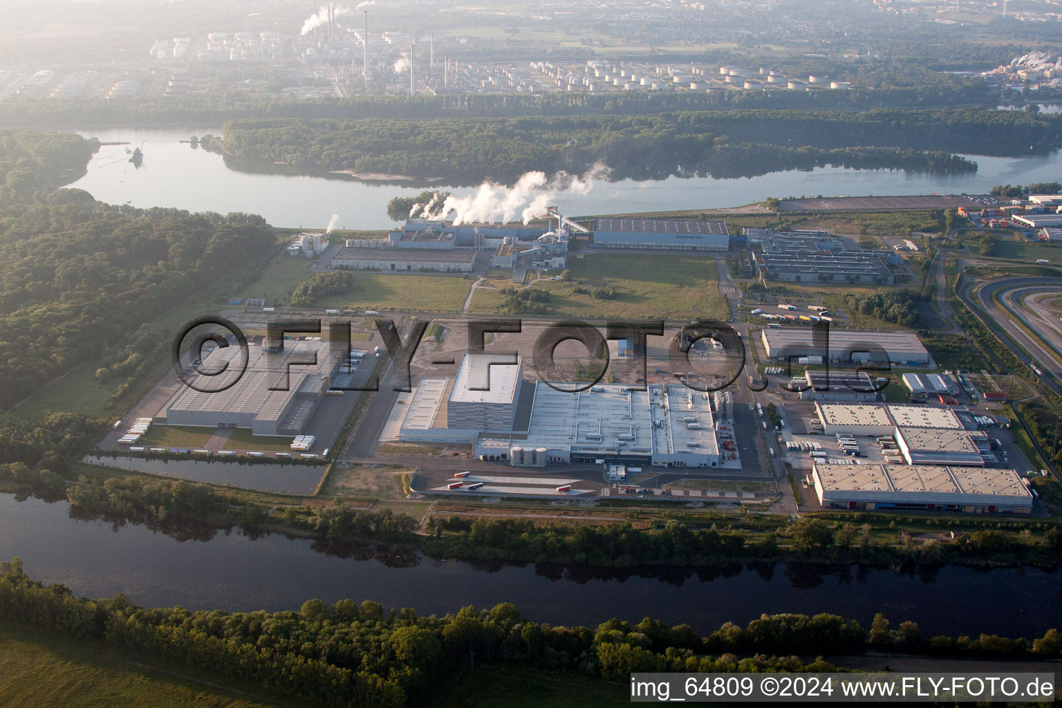 Vue oblique de Zone industrielle d'Oberwald à Wörth am Rhein dans le département Rhénanie-Palatinat, Allemagne