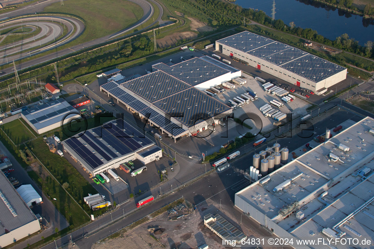 Zone industrielle d'Oberwald à Wörth am Rhein dans le département Rhénanie-Palatinat, Allemagne vue du ciel