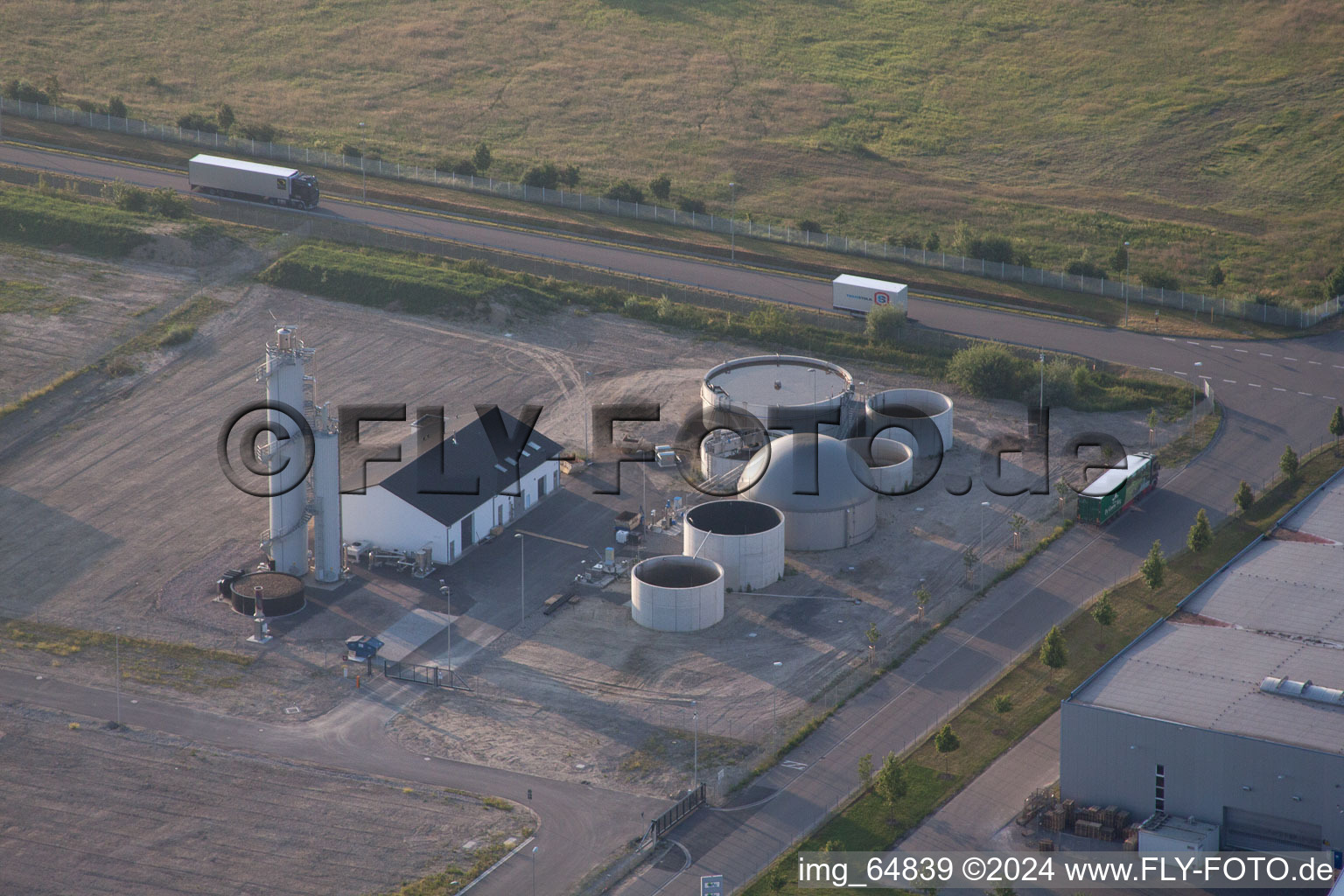 Vue oblique de Zone industrielle d'Oberwald à Wörth am Rhein dans le département Rhénanie-Palatinat, Allemagne