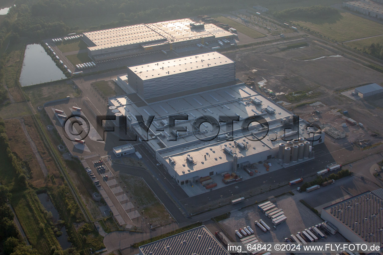 Zone industrielle d'Oberwald à Wörth am Rhein dans le département Rhénanie-Palatinat, Allemagne vue d'en haut