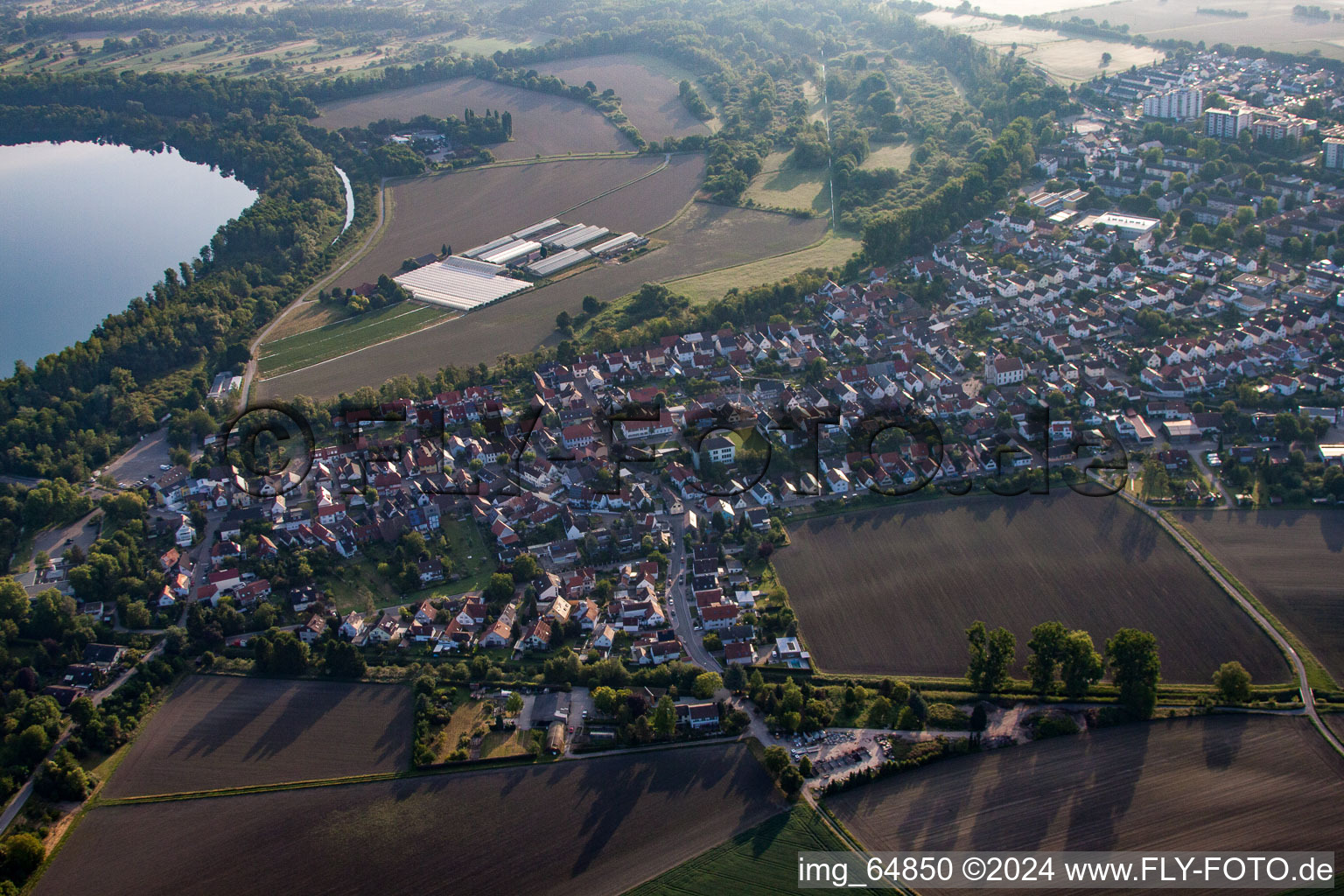 Quartier Leopoldshafen in Eggenstein-Leopoldshafen dans le département Bade-Wurtemberg, Allemagne d'un drone