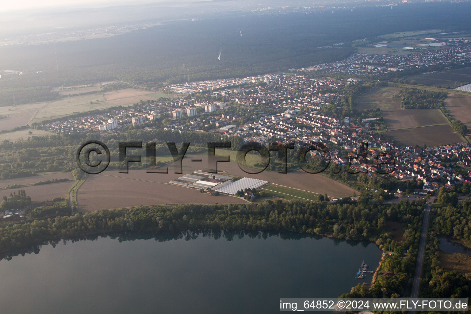 Vue aérienne de Quartier Leopoldshafen in Eggenstein-Leopoldshafen dans le département Bade-Wurtemberg, Allemagne