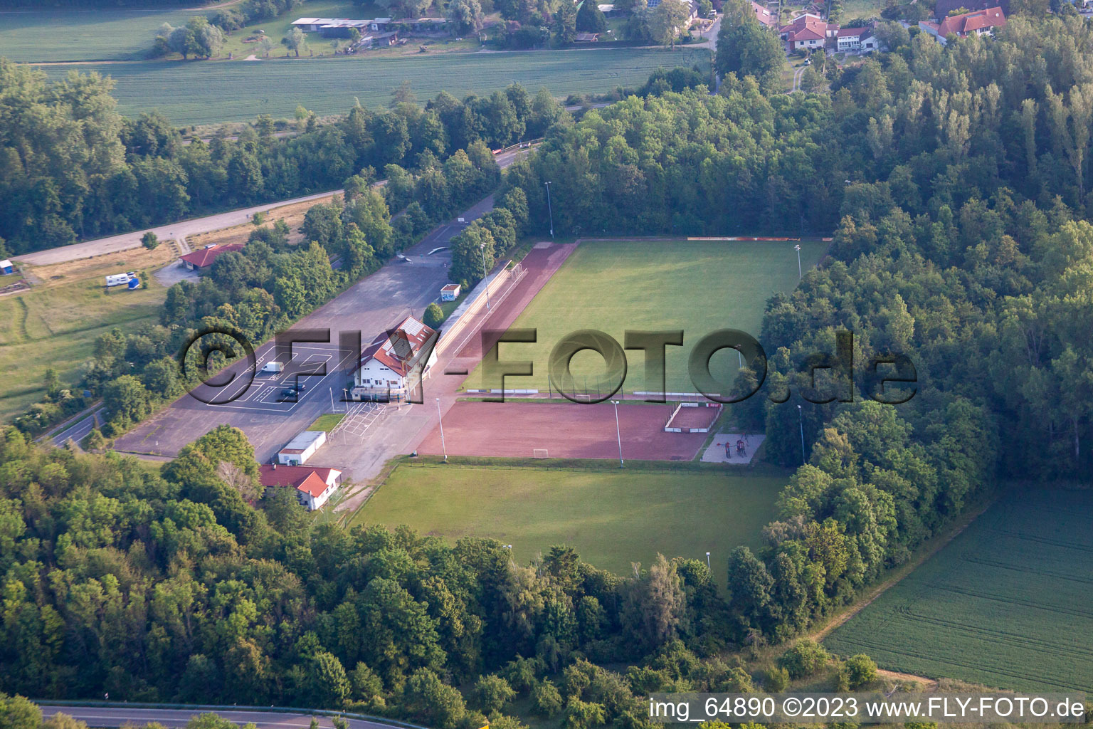 Vue aérienne de Terrain de jeux VFR à le quartier Rheinsheim in Philippsburg dans le département Bade-Wurtemberg, Allemagne