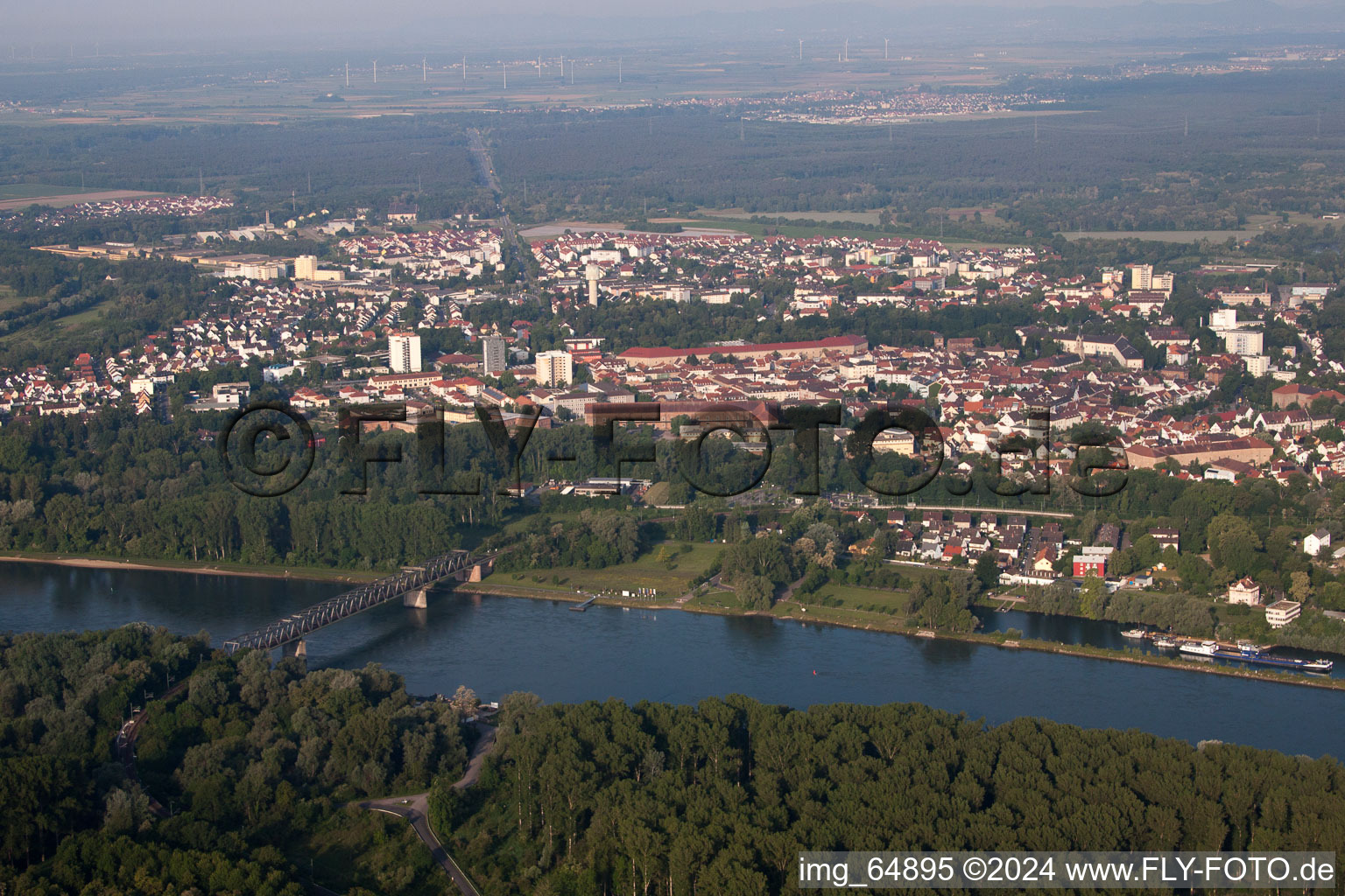 Germersheim dans le département Rhénanie-Palatinat, Allemagne vue du ciel