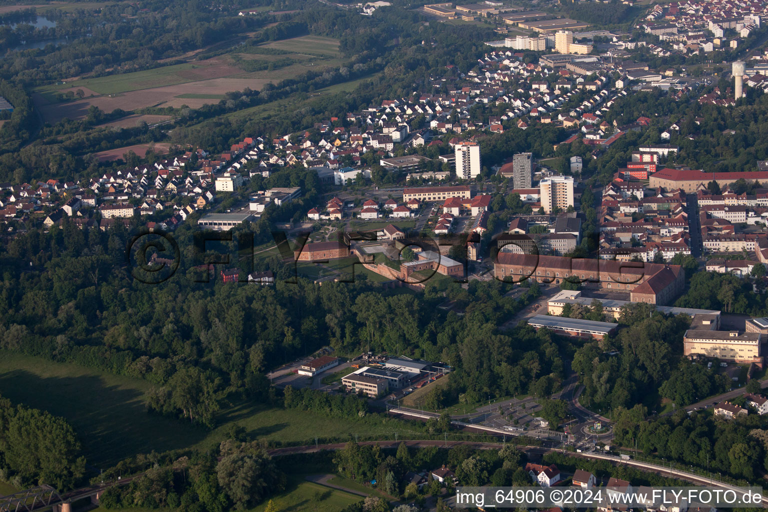 Germersheim dans le département Rhénanie-Palatinat, Allemagne d'en haut