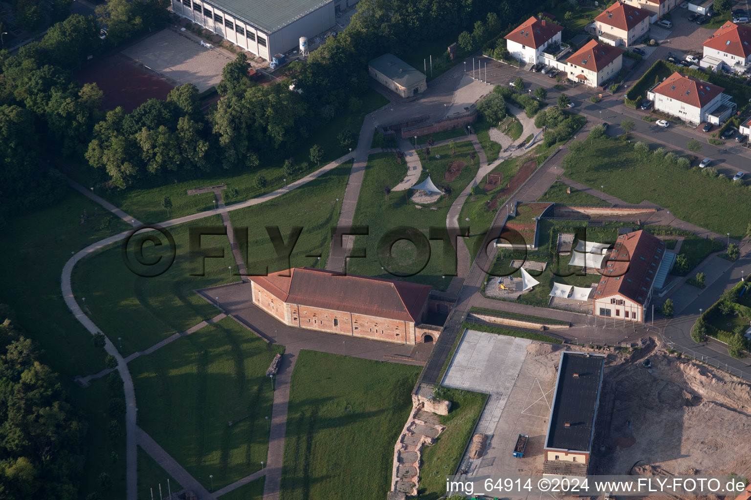 Germersheim dans le département Rhénanie-Palatinat, Allemagne du point de vue du drone