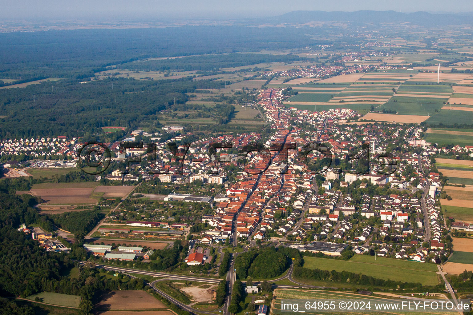 Photographie aérienne de Vue sur les rues du long Rhin, principales et de la Sarre à travers Kandel à Kandel dans le département Rhénanie-Palatinat, Allemagne