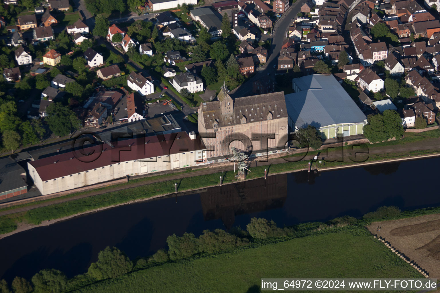 Holzminden dans le département Basse-Saxe, Allemagne depuis l'avion