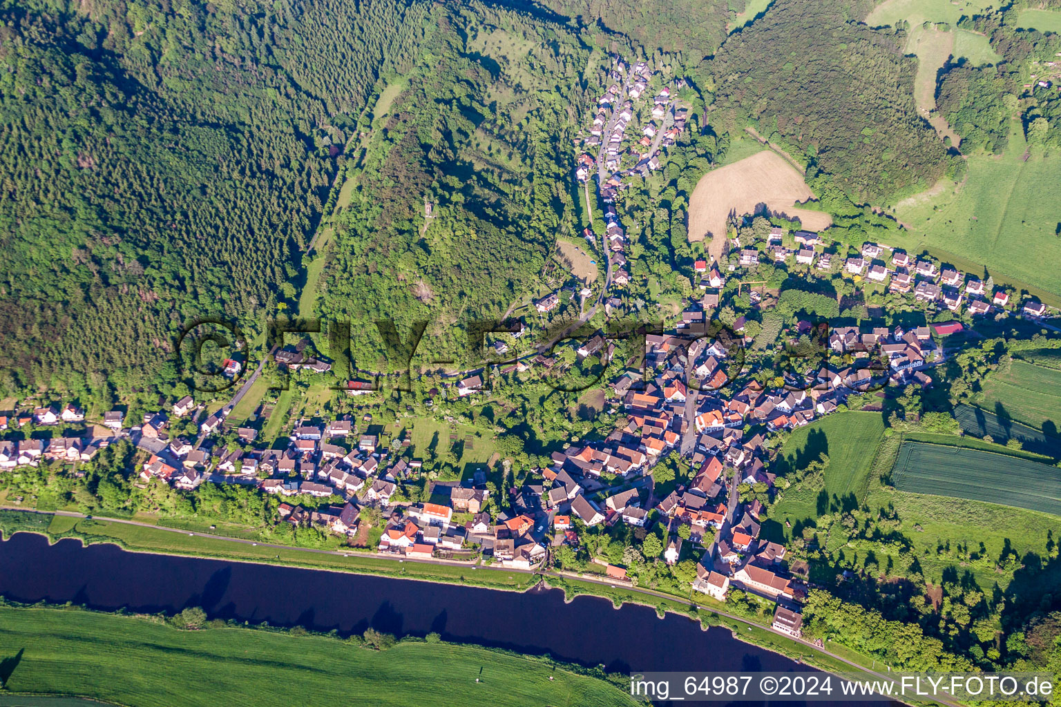 Vue aérienne de Quartier Rühle in Bodenwerder dans le département Basse-Saxe, Allemagne