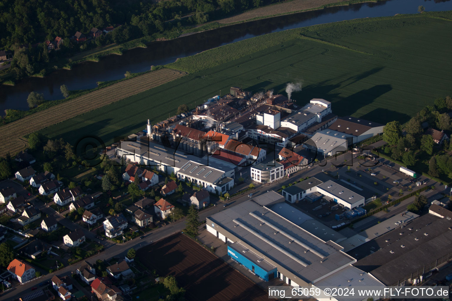 Vue aérienne de Kirchohsen dans le département Basse-Saxe, Allemagne