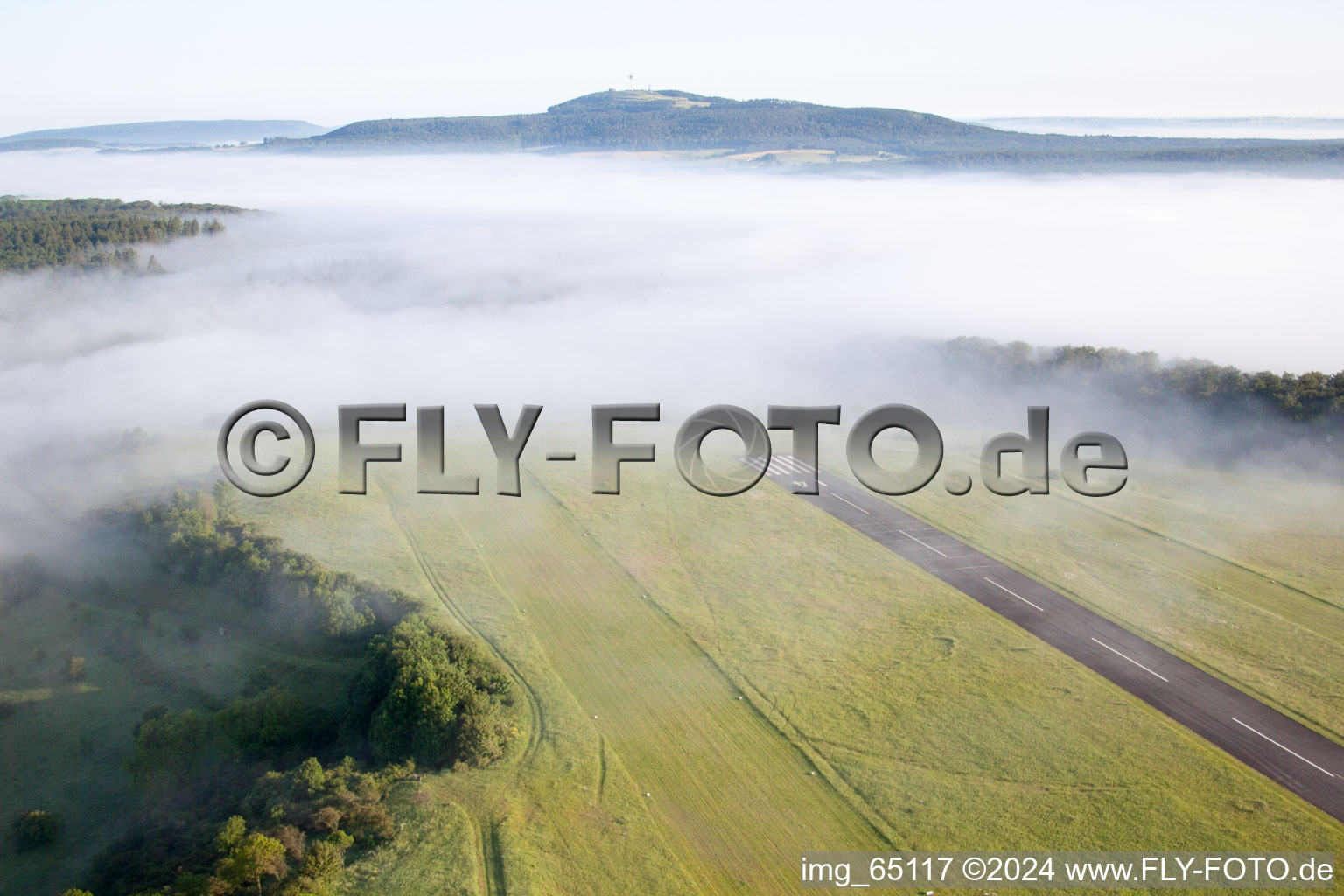 Vue oblique de Aérodrome à Höxter dans le département Rhénanie du Nord-Westphalie, Allemagne