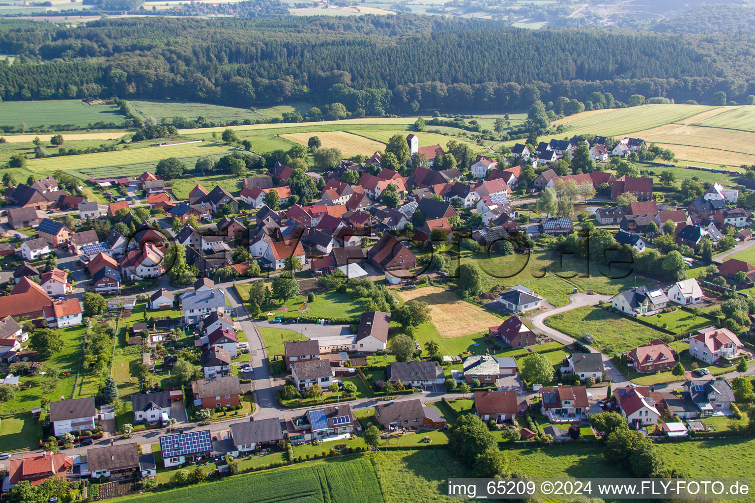 Vue aérienne de Quartier Altenbergen in Marienmünster dans le département Rhénanie du Nord-Westphalie, Allemagne