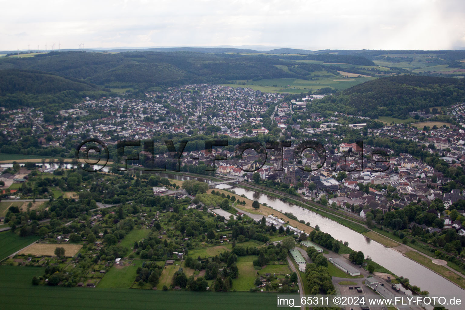 Höxter dans le département Rhénanie du Nord-Westphalie, Allemagne du point de vue du drone