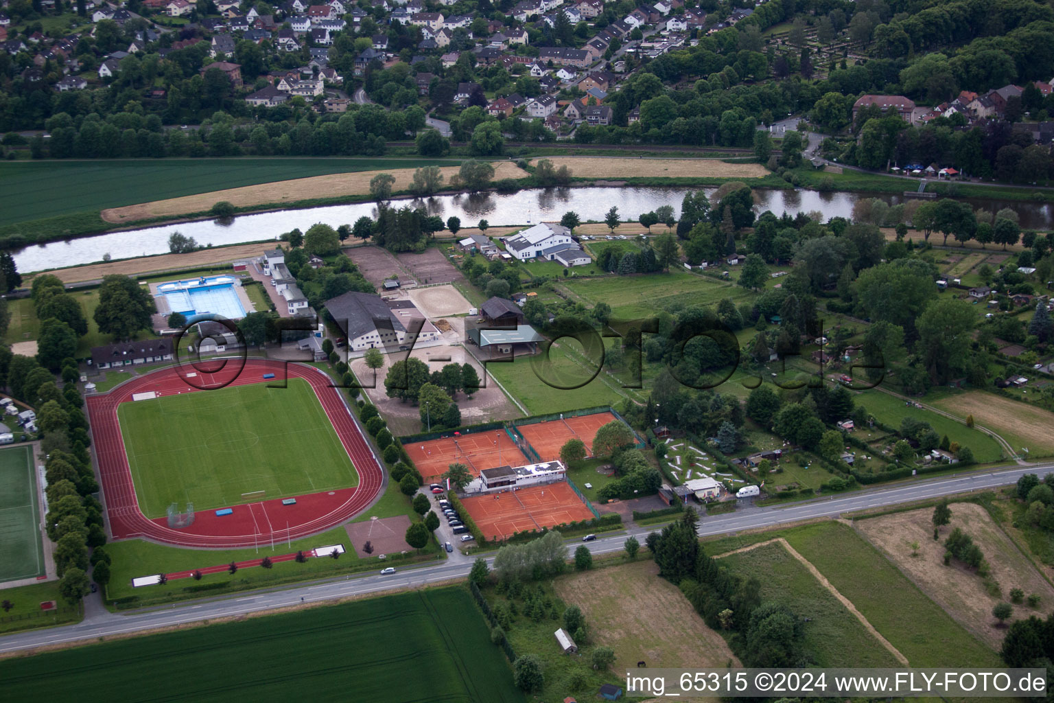 Vue aérienne de Höxter dans le département Rhénanie du Nord-Westphalie, Allemagne