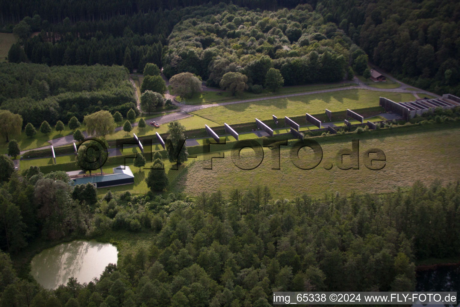 Vue aérienne de Aire d'entraînement et zone d'entraînement du stand de tir de Godelheim à Höxter dans le département Rhénanie du Nord-Westphalie, Allemagne