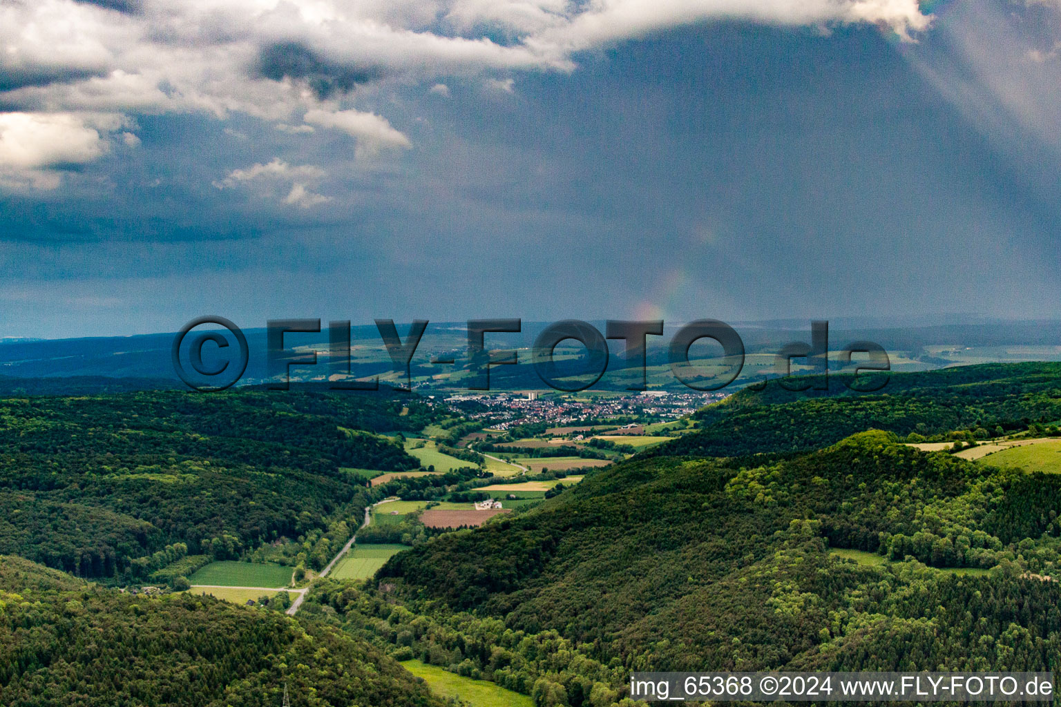 Vue aérienne de Orage sur Bevertal à le quartier Dalhausen in Beverungen dans le département Rhénanie du Nord-Westphalie, Allemagne